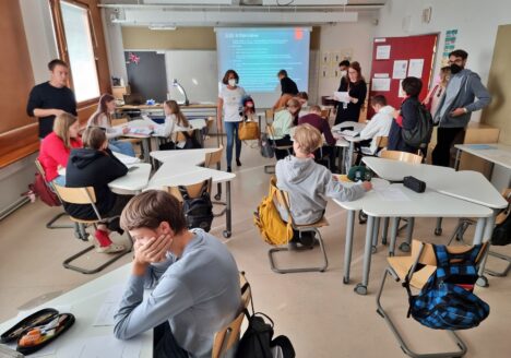 A lezione nella scuola elementare Hiidenkiven